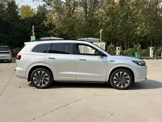 Aito M7 — Фото автомобиля 9