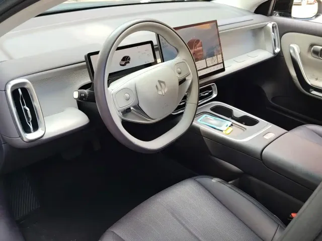 Leapmotor B01 — Фото автомобиля 4