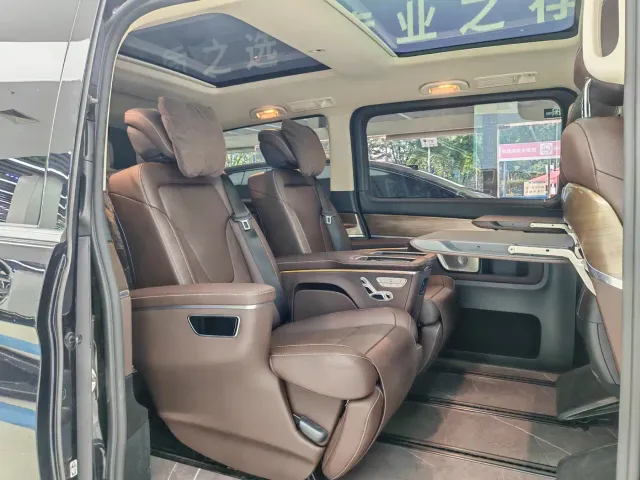 Mercedes-Benz V-Class — Фото автомобиля 6