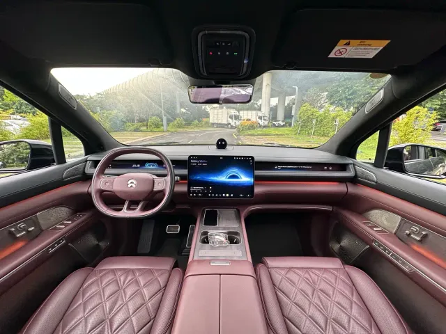 Nio ES8 — Фото автомобиля 16