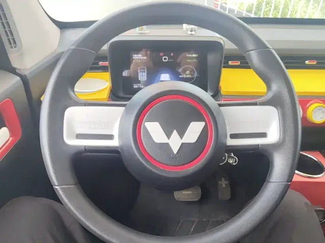 Wuling Hongguang Mini EV — Фото автомобиля 10