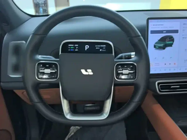 Li Auto L7 — Фото автомобиля 10