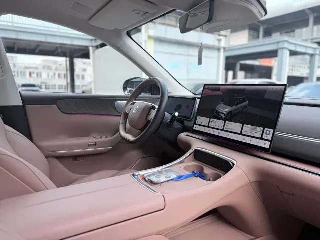 Leapmotor C11 — Фото автомобиля 13