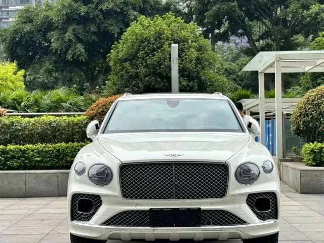 Bentley Bentayga Hybrid — Фото автомобиля 2