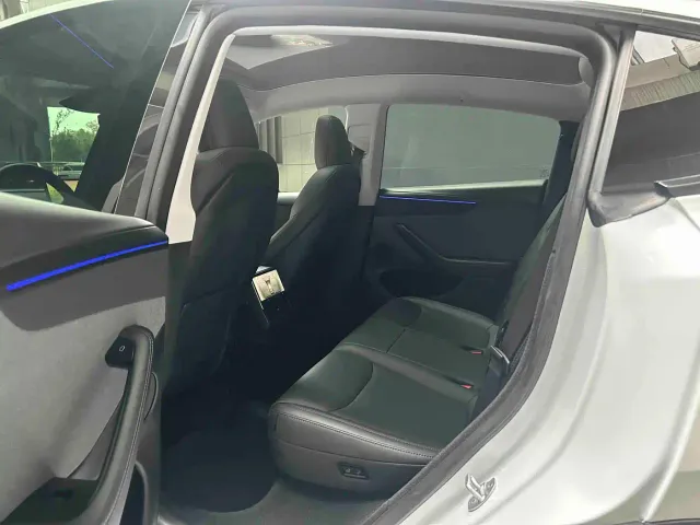 Tesla Model Y — Фото автомобиля 7