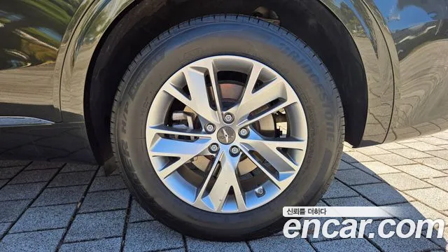 Genesis GV70 — Фото автомобиля 19