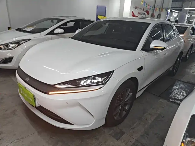 Фотография автомобиля — BYD Qin L