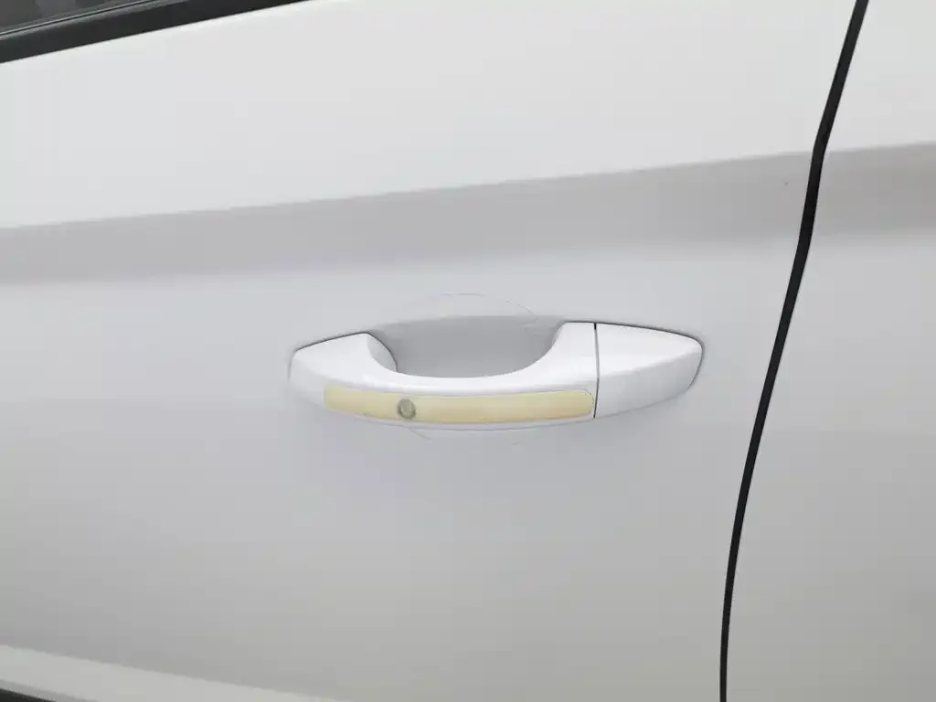 Škoda Kamiq 2021 1.5L Manual Standard — Фото автомобиля 18