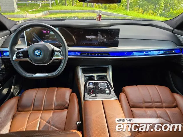 BMW i7 G70 — Фото автомобиля 5