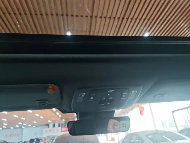 Toyota Sienna — Фото автомобиля 17