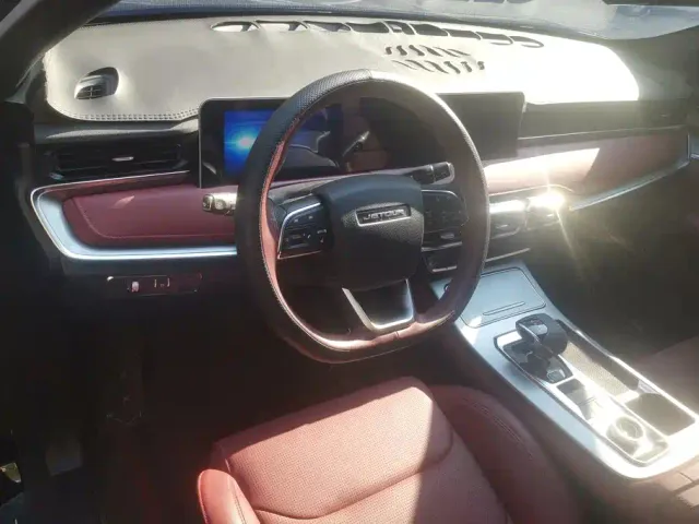 Jetour X70 Plus — Фото автомобиля 12