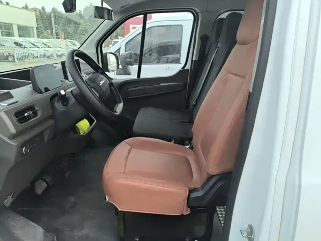 JMC E-Fushun — Фото автомобиля 14