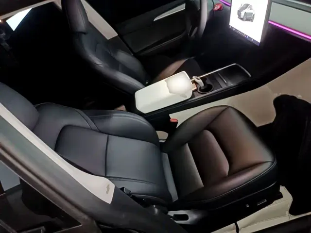 Tesla Model Y — Фото автомобиля 24
