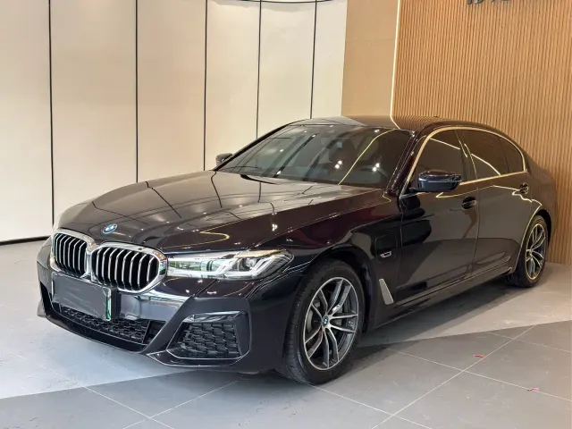 Фотография автомобиля — BMW 5 Series