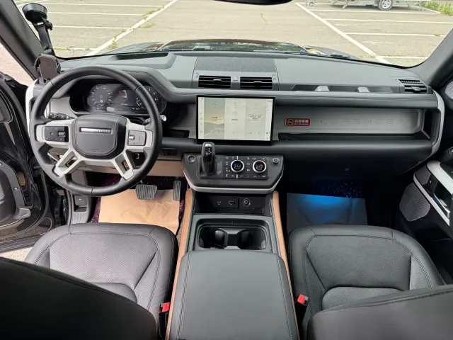 Land Rover Defender — Фото автомобиля 19