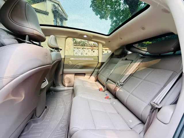 IM Motors LS6 — Фото автомобиля 15