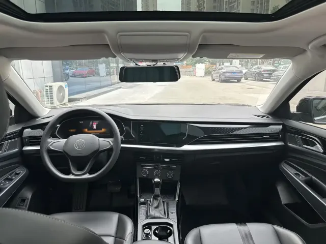 Volkswagen Passat — Фото автомобиля 15