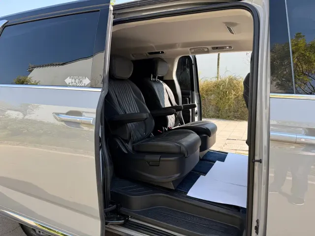 Maxus G90 — Фото автомобиля 10