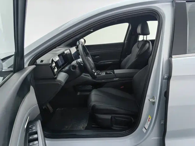 BYD Qin L — Фото автомобиля 10