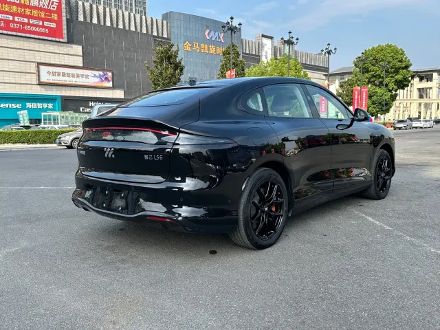 IM Motors LS6 — Фото автомобиля 5
