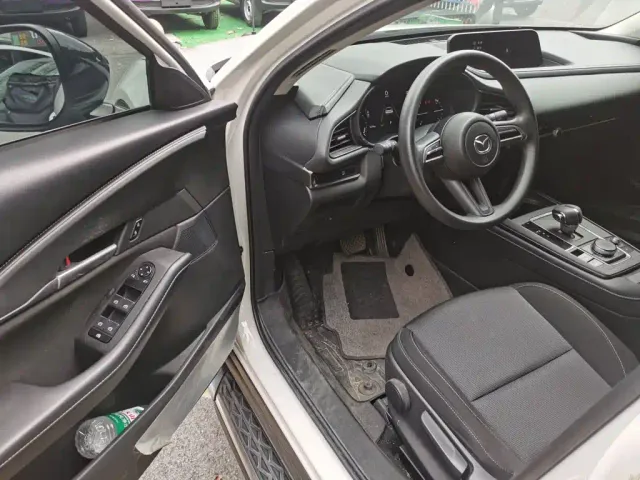 Mazda CX-30 EV — Фото автомобиля 15