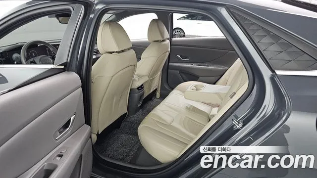 Hyundai Avante CN7 — Фото автомобиля 11