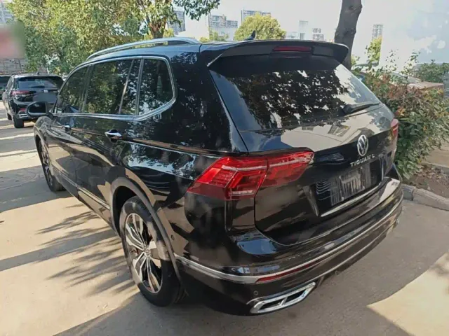 Volkswagen Tiguan L — Фото автомобиля 4