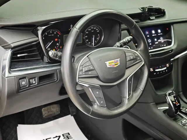 Cadillac XT5 — Фото автомобиля 13