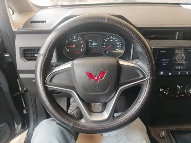 Wuling Zhengcheng — Фото автомобиля 6