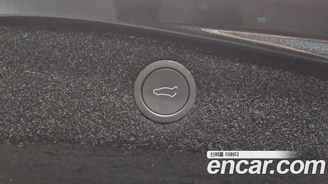 Tesla Model 3 — Фото автомобиля 30