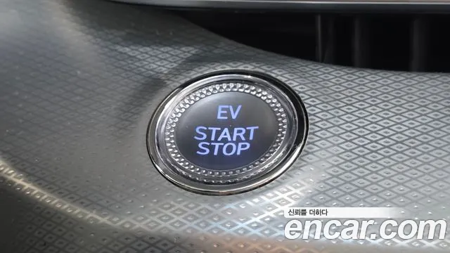 Genesis G80 Electrified G80 (RG3) — Фото автомобиля 24