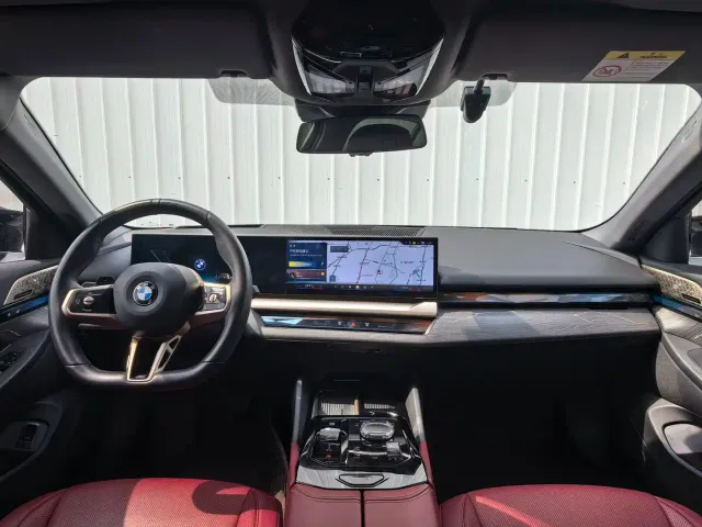 BMW 5 Series — Фото автомобиля 7