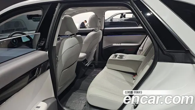 Hyundai Grandeur GN7 — Фото автомобиля 17
