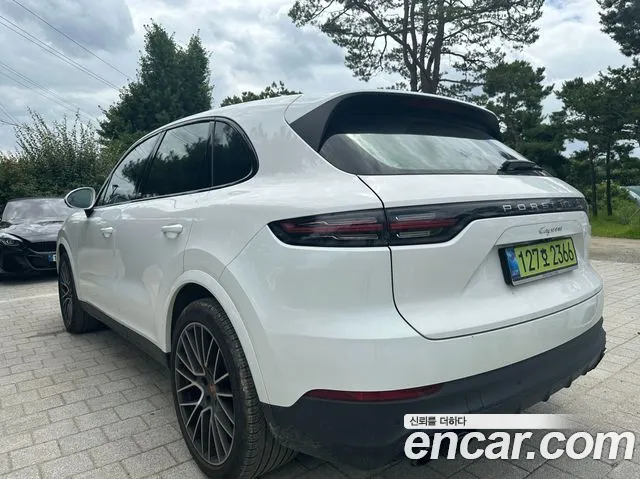 Porsche Cayenne — Фото автомобиля 2