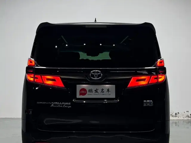 Toyota Vellfire — Фото автомобиля 21