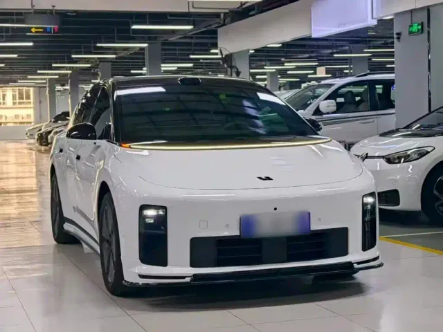 Li Auto i6 — Фото автомобиля 21