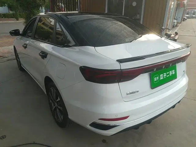Geely Emgrand — Фото автомобиля 4