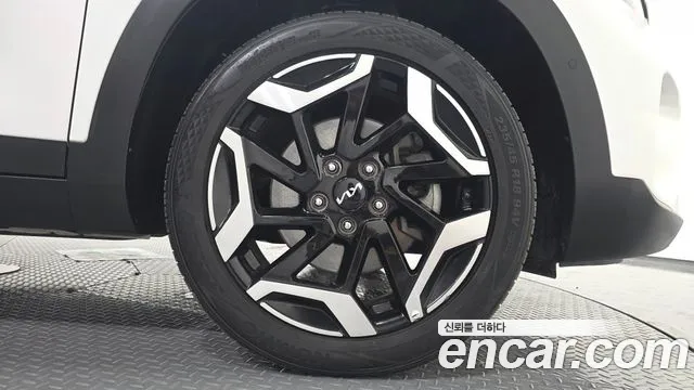 Kia Seltos — Фото автомобиля 16