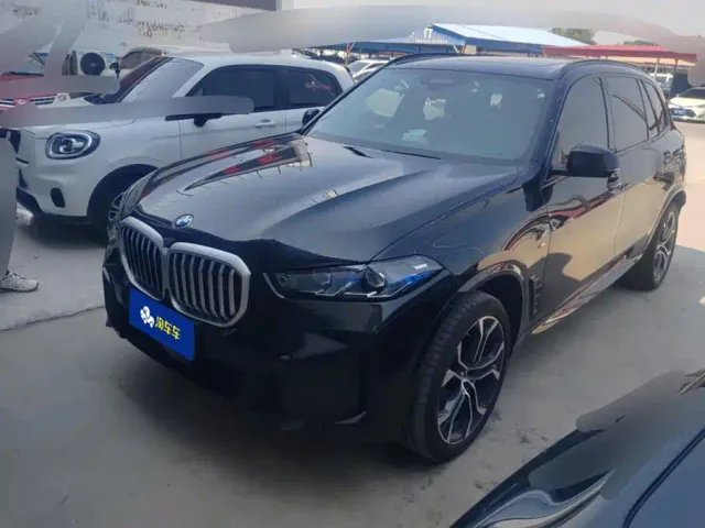 Фотография автомобиля — BMW X5