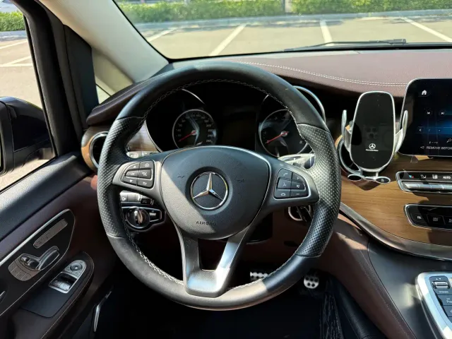 Mercedes-Benz V-Class — Фото автомобиля 13