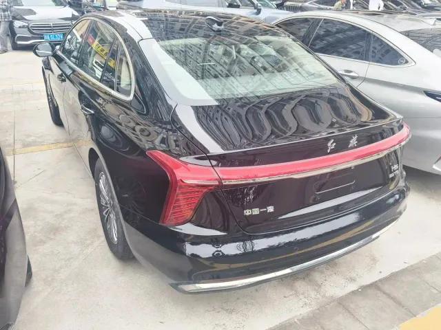 Hongqi H5 — Фото автомобиля 15