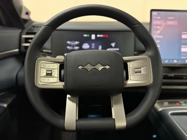 BYD FangChengBao Titanium 7 — Фото автомобиля 14