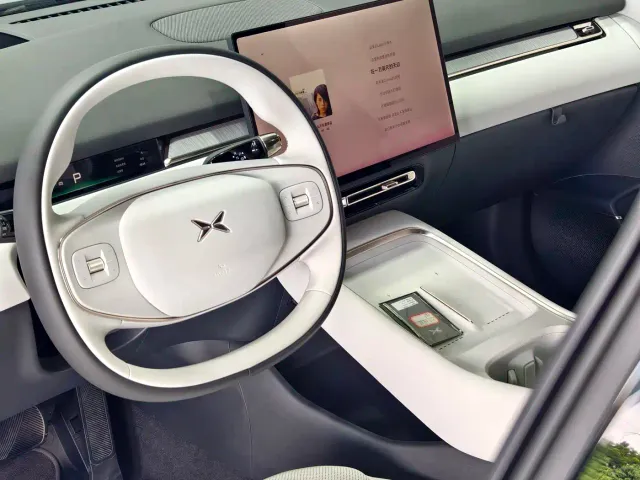 Xpeng P7+ — Фото автомобиля 7