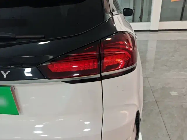 Geely Boyue — Фото автомобиля 7