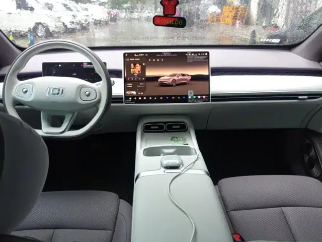 Changan Qiyuan A06 — Фото автомобиля 10
