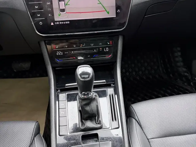 Skoda Superb — Фото автомобиля 12