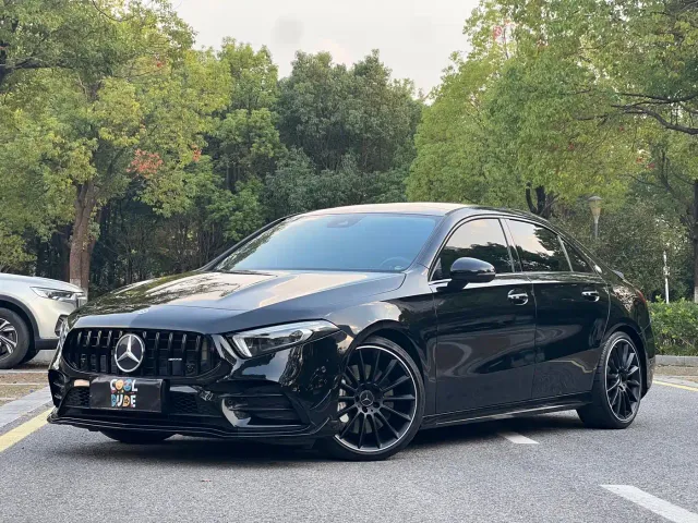Фотография автомобиля — Mercedes-Benz A-Class AMG