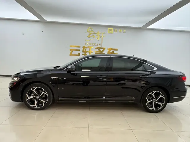 Volkswagen Passat — Фото автомобиля 4