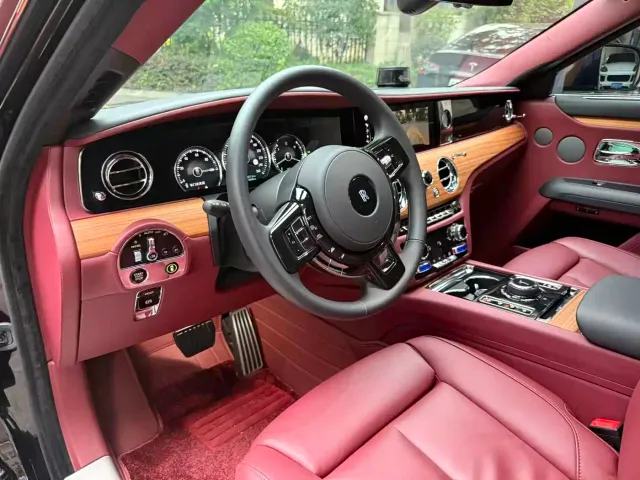 Rolls-Royce Ghost — Фото автомобиля 11