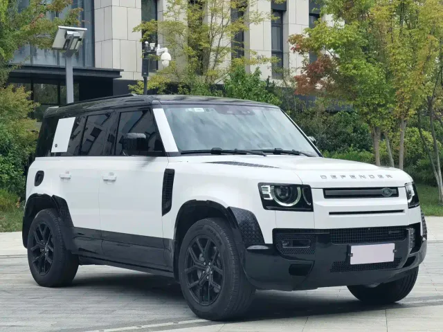 Land Rover Defender — Фото автомобиля 3